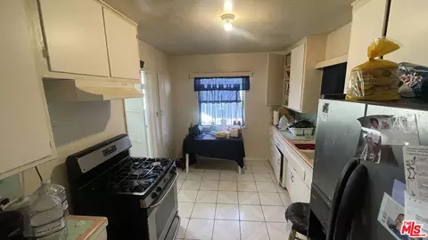 2019 N Kalsman Ave, Compton, CA 90222 photo 2