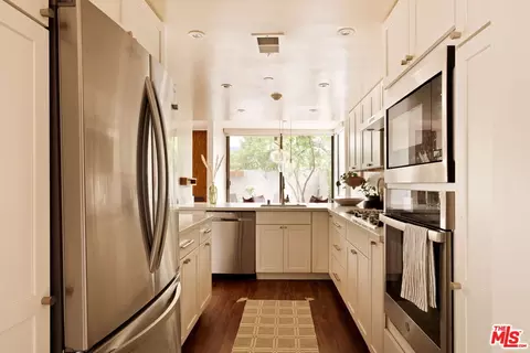 Kitchen - 500 E Del Mar Blvd #32, Pasadena, CA 91101 photo 3 of 5