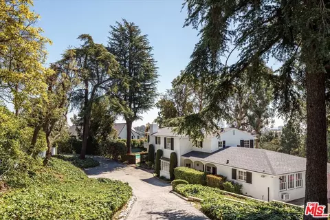 10810 Ambazac Way, Los Angeles, CA 90077