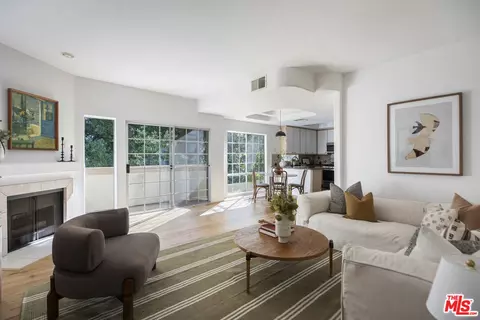 11110 Camarillo St #107, North Hollywood, CA 91602
