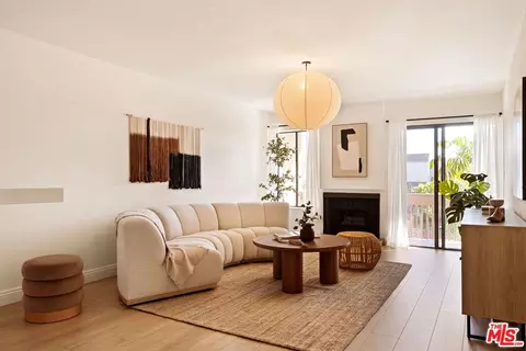 15207 Magnolia Blvd #212, Sherman Oaks, CA 91403