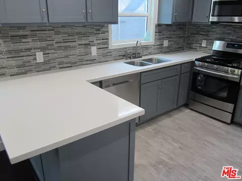 958 E 2nd St, Long Beach, CA 90802 photo 8