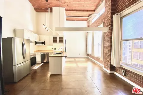 215 W 7th St #1203, Los Angeles, CA 90014