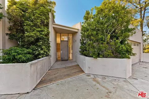 9650 Oak Pass Rd, Beverly Hills, CA 90210