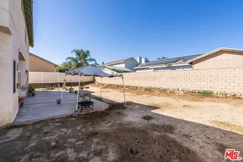 Exterior - 20149 Fallen Leaf Dr, Perris, CA 92570 photo 5 of 9