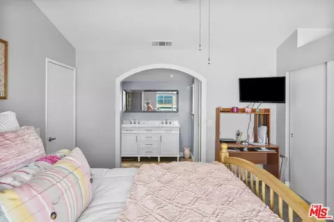 Bedroom - 20149 Fallen Leaf Dr, Perris, CA 92570 photo 3 of 6