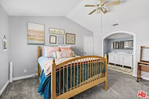 Bedroom - 20149 Fallen Leaf Dr, Perris, CA 92570 photo 4 of 6