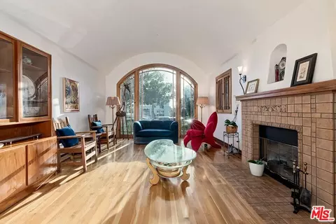 349 Euclid St, Santa Monica, CA 90402