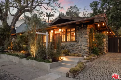 408 Sycamore Rd, Santa Monica, CA 90402
