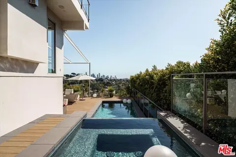 3042 Landa St, Los Angeles, CA 90039