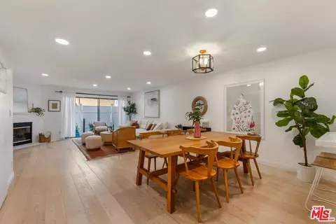12421 Riverside Dr #4, Valley Village, CA 91607
