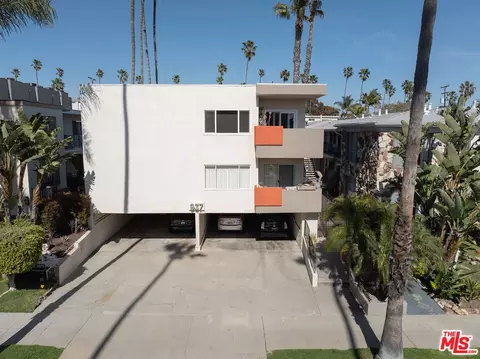 937 5th St #2, Santa Monica, CA 90403