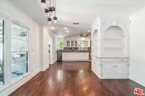 7421 Hatillo Ave, Winnetka, CA 91306 photo 3