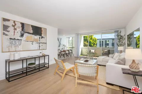 1015 N Kings Rd #302, West Hollywood, CA 90069
