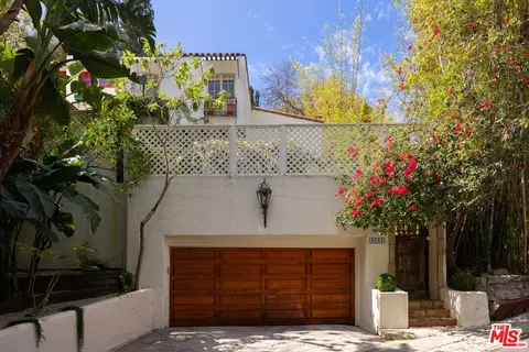 2025 Pinehurst Rd, Los Angeles, CA 90068