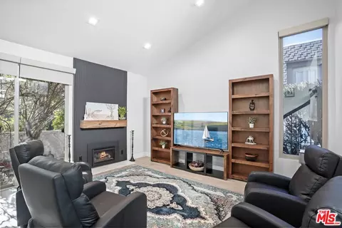 6225 Shoup Ave #88, Woodland Hills, CA 91367