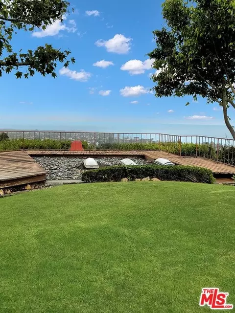 816 El Oro Ln, Pacific Palisades, CA 90272