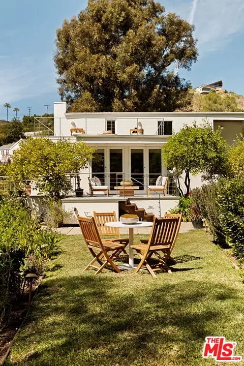 2776 Outpost Dr, Los Angeles, CA 90068