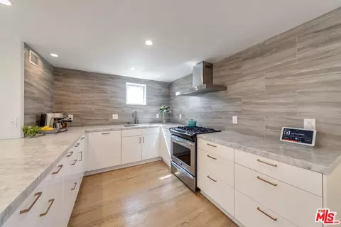 Kitchen - 710 4th Ave #1, Venice, CA 90291 photo 2 of 2