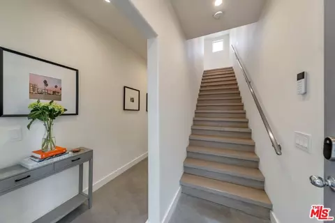 Entry Way - 710 4th Ave #1, Venice, CA 90291 photo 1 of 1