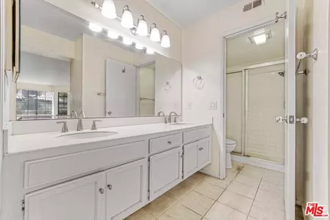 2053 Majorca Dr, Oxnard, CA 93035 photo 9
