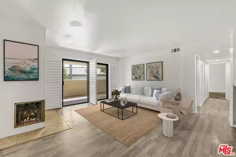 2053 Majorca Dr, Oxnard, CA 93035