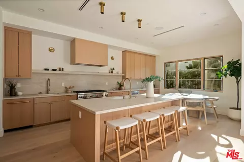 1641 S Corning St, Los Angeles, CA 90035