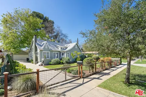 1955 N Garfield Ave, Pasadena, CA 91104
