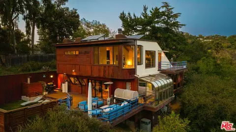 20046 Valley View Dr, Topanga, CA 90290
