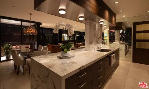 10350 Wilshire Blvd #602, Los Angeles, CA 90024