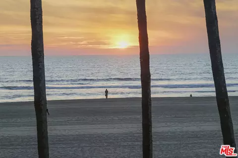 2411 Ocean Front Walk, Venice, CA 90291