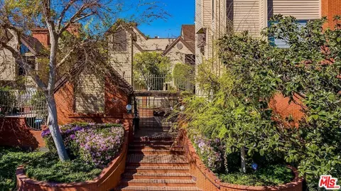 835 S Lucerne Blvd #109, Los Angeles, CA 90005