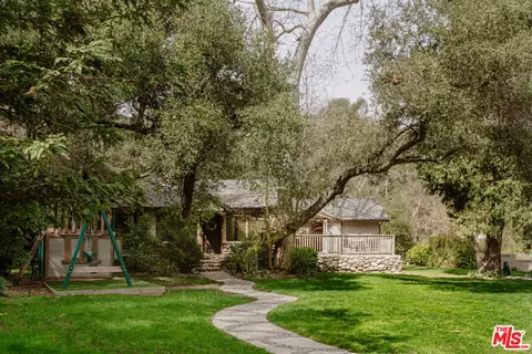 1290 Oakwood Dr, Topanga, CA 90290