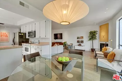 13331 Moorpark St #222, Sherman Oaks, CA 91423