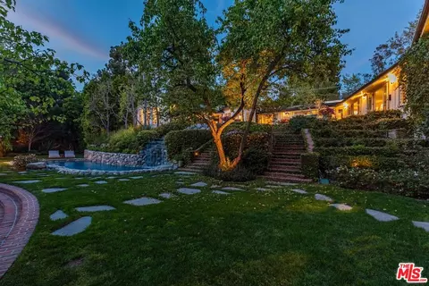 615 N Tigertail Rd, Los Angeles, CA 90049