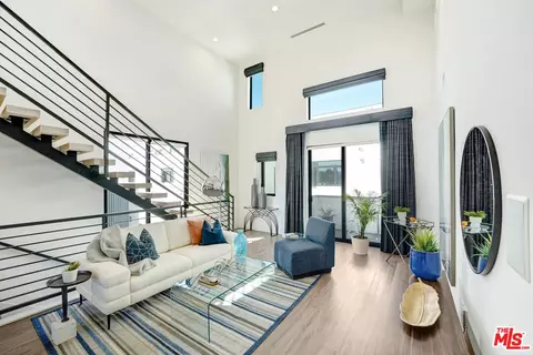 6355 Elmer Ave, North Hollywood, CA 91606