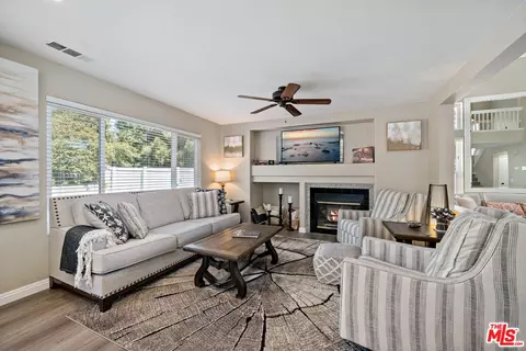 Living - 31718 Corte Cardenas, Temecula, CA 92592 photo 2 of 4