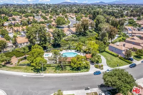 View/Area - 31718 Corte Cardenas, Temecula, CA 92592 photo 11 of 12