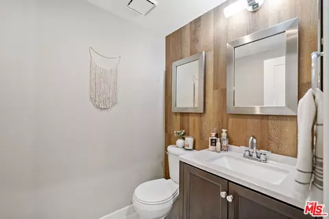 Bath - 31718 Corte Cardenas, Temecula, CA 92592 photo 1 of 4