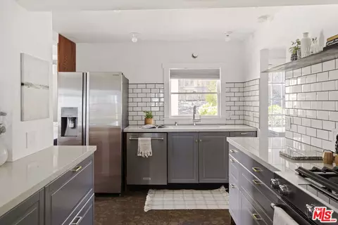10536 Pinewood Ave, Tujunga, CA 91042 photo 13