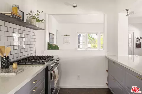 10536 Pinewood Ave, Tujunga, CA 91042 photo 15