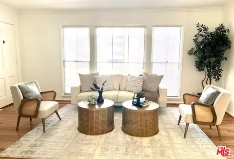 15218 Dickens St #7, Sherman Oaks, CA 91403