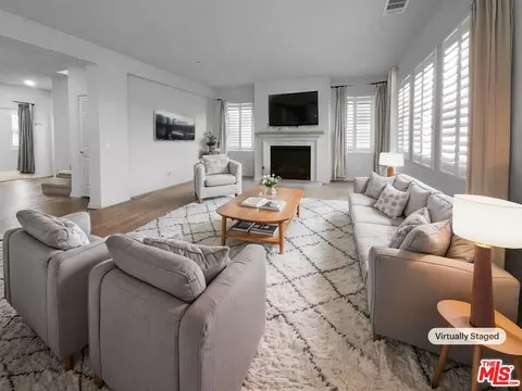 369 White Bark Ln, Simi Valley, CA 93065 photo 2