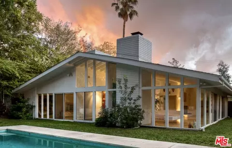 8515 Allenwood Rd, Los Angeles, CA 90046
