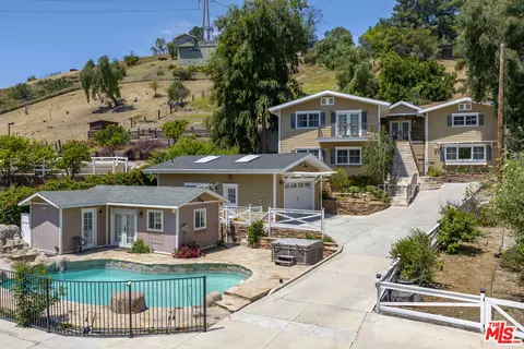 10307 Johanna Ave, Sunland, CA 91040