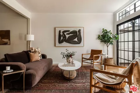 4374 Ventura Canyon Ave #4, Sherman Oaks, CA 91423
