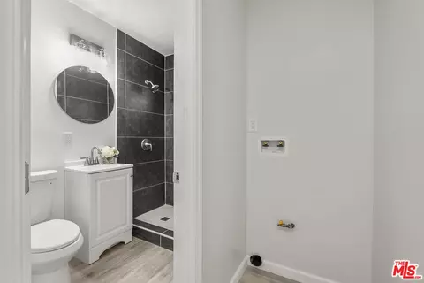 Bath - 2114 E Oris St, Compton, CA 90222 photo 1 of 2