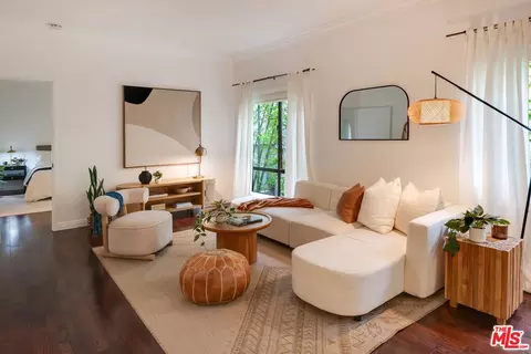 1140 Alta Loma Rd #202, West Hollywood, CA 90069