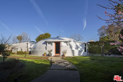 1097 S Los Robles Ave, Pasadena, CA 91106