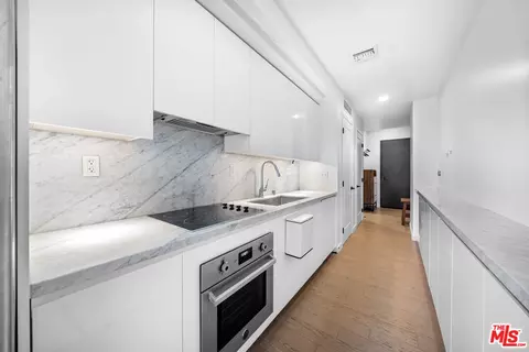 1050 S Grand Ave #1106, Los Angeles, CA 90015